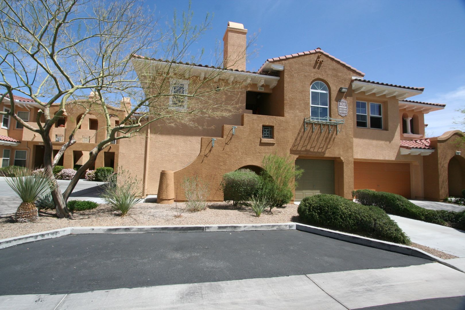 2 bed, 2 bath, 1 car condo – photo 1
