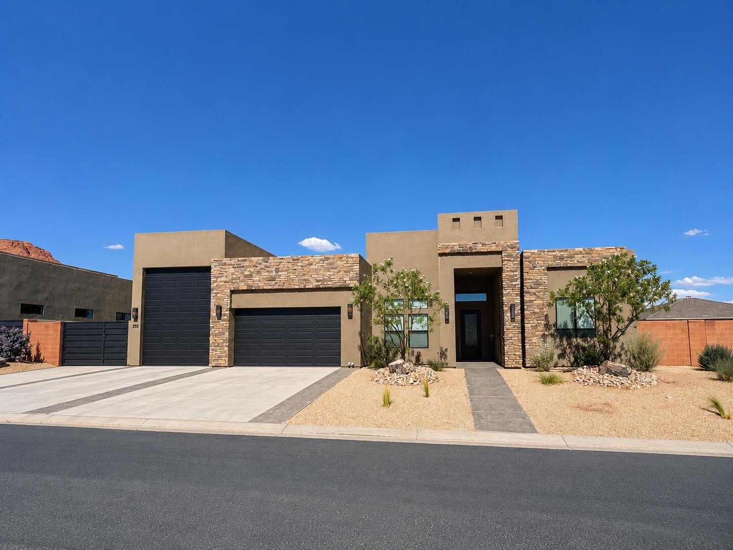 253 S 660 W – photo 1 of 45
