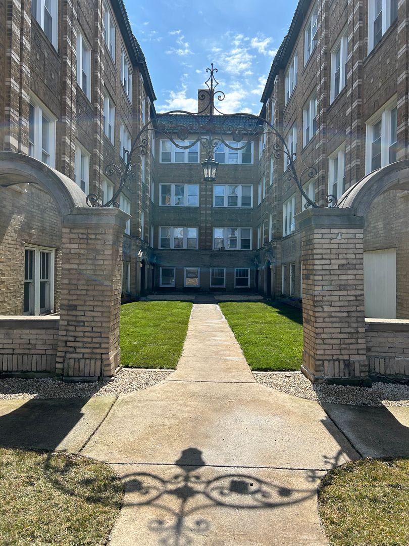 4049 West School St – photo 1