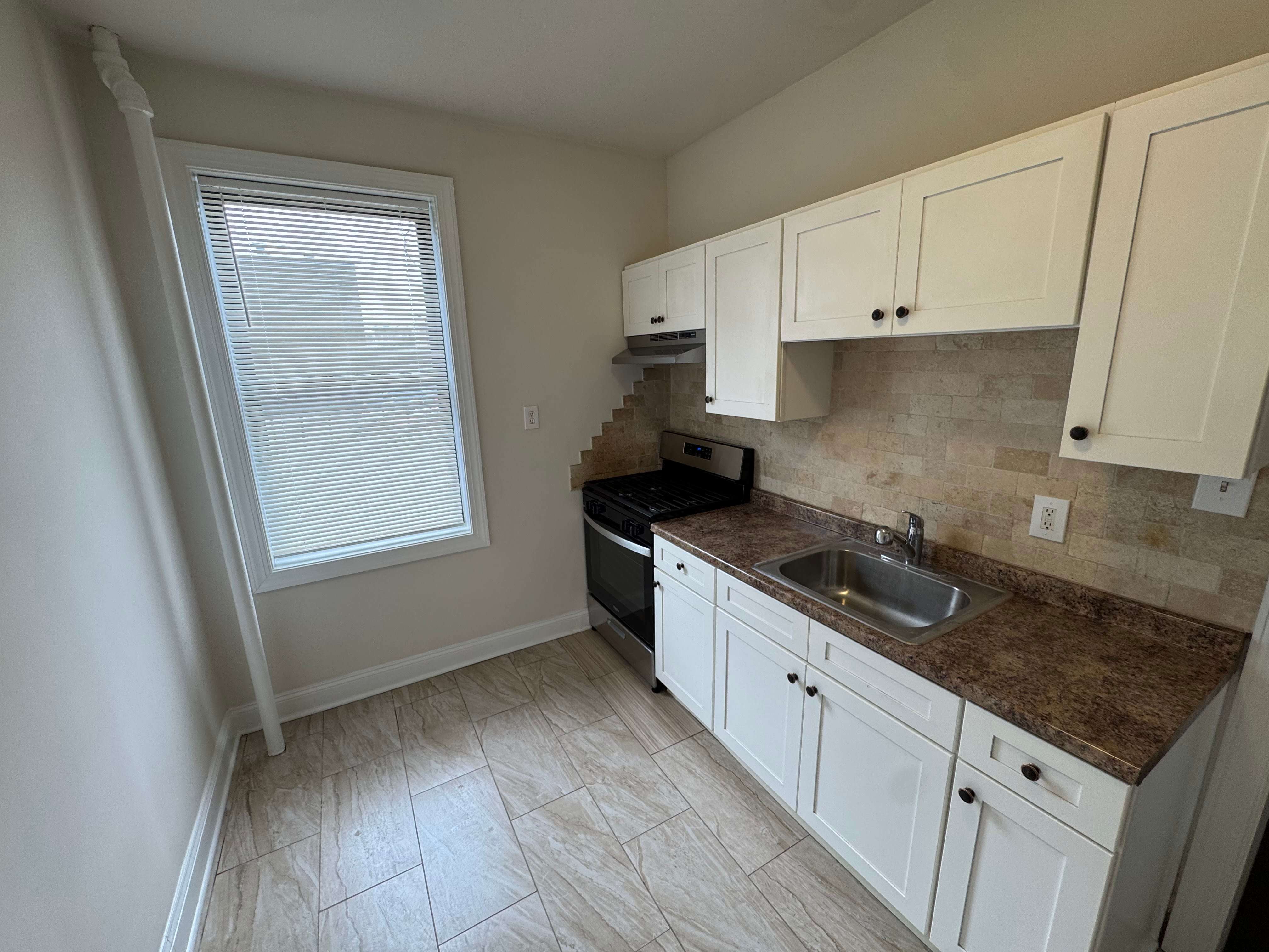 1931 John F Kennedy Blvd – photo 1 of 139