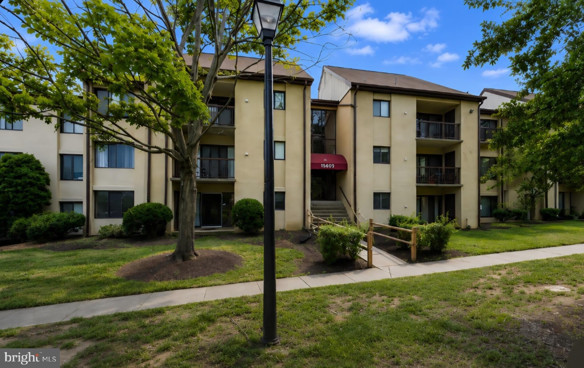 15609 DORSET Road – photo 1 of 15