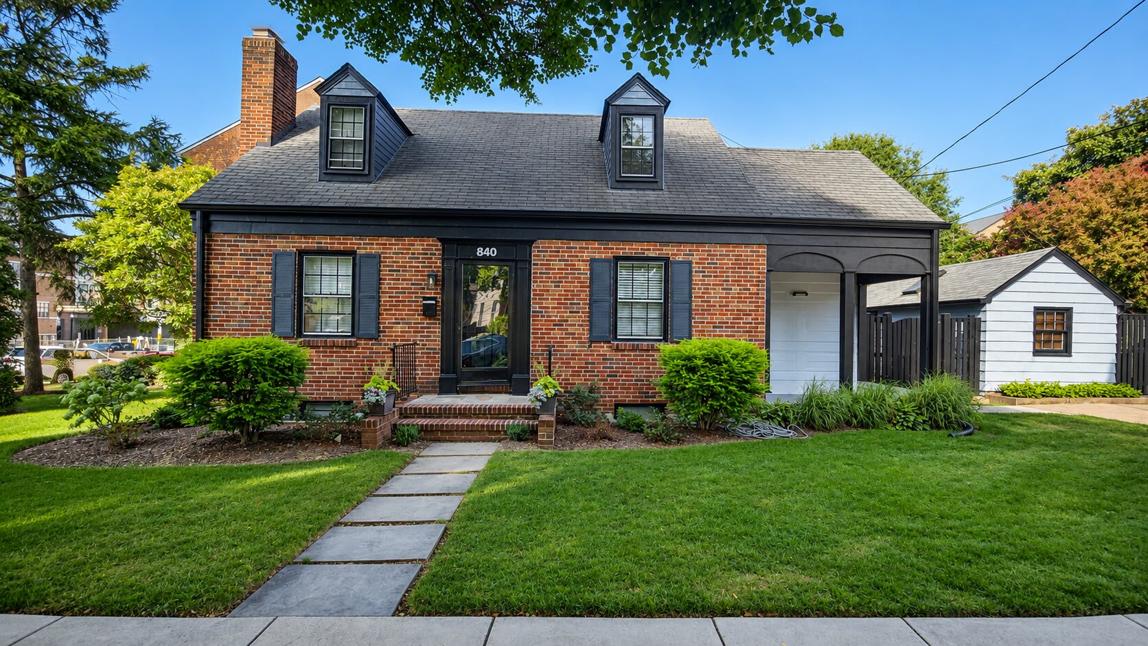 840 S Wayne St – photo 1 of 35