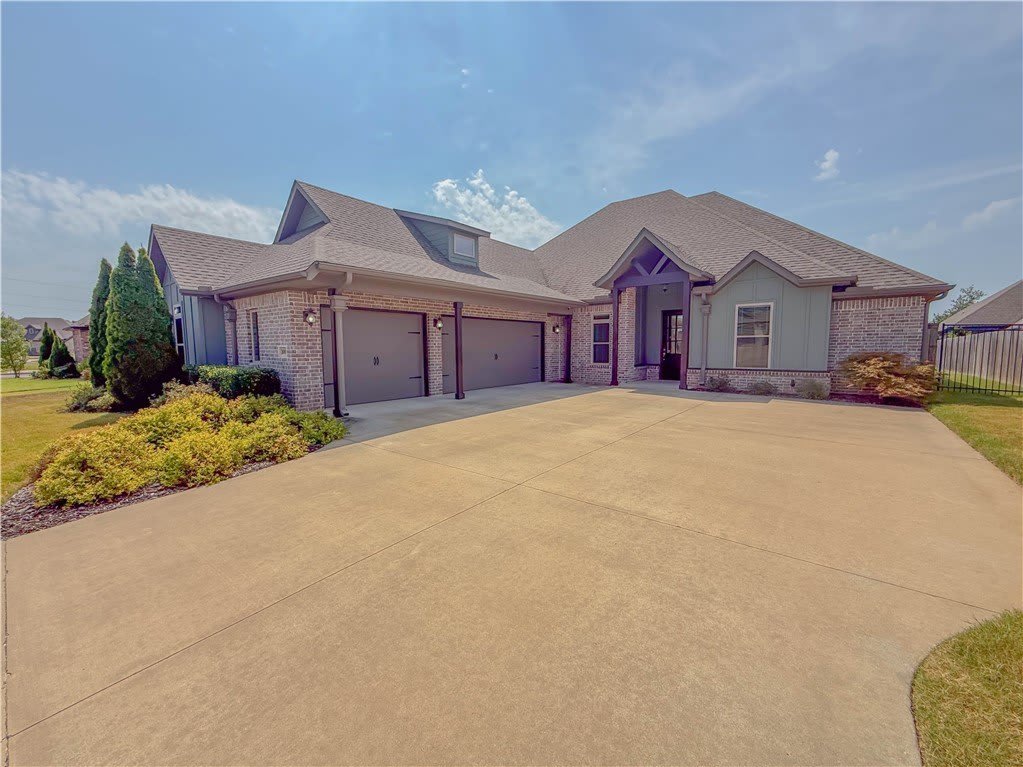3003 SW Satinwood Avenue – photo 1 of 23