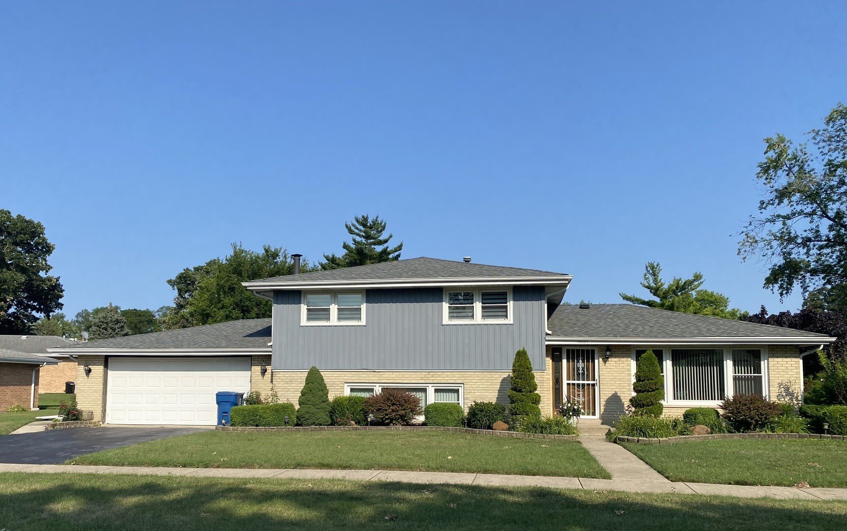 10507 S Terry Drive – photo 1 of 3