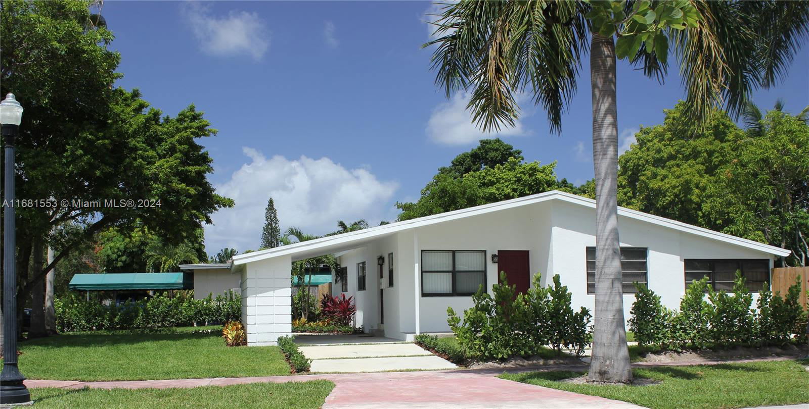 1420 Biarritz Drive – photo 1