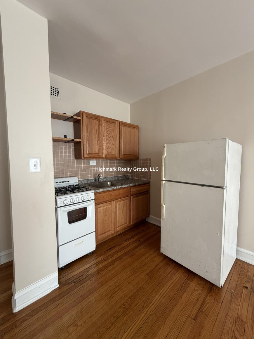 1143 West Morse Ave – photo 1