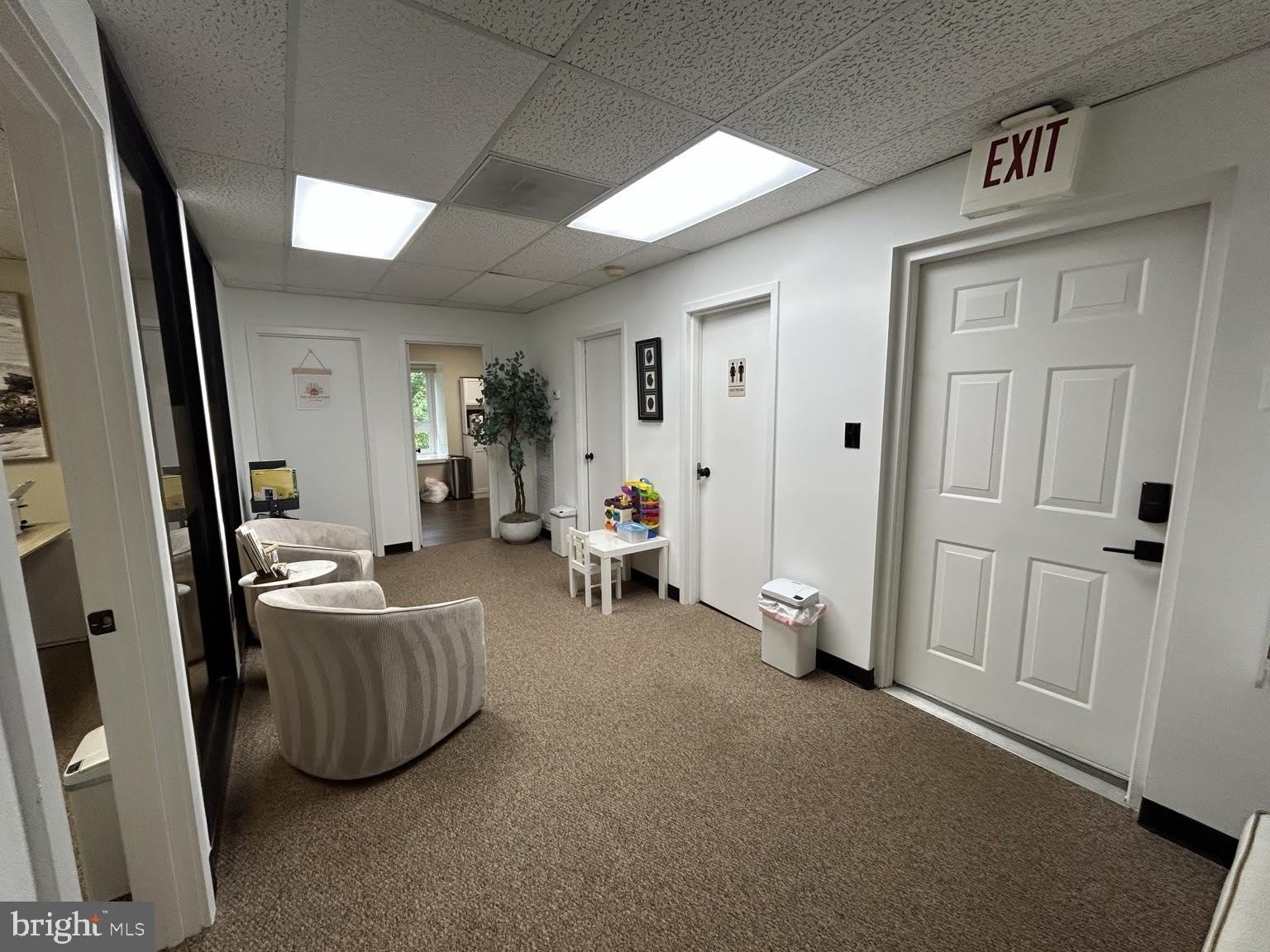 10623 Jones Street – photo 1 of 271