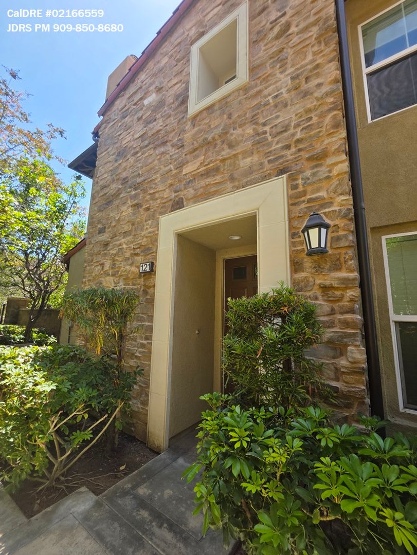 Irvine 2 Bedroom Home – photo 1