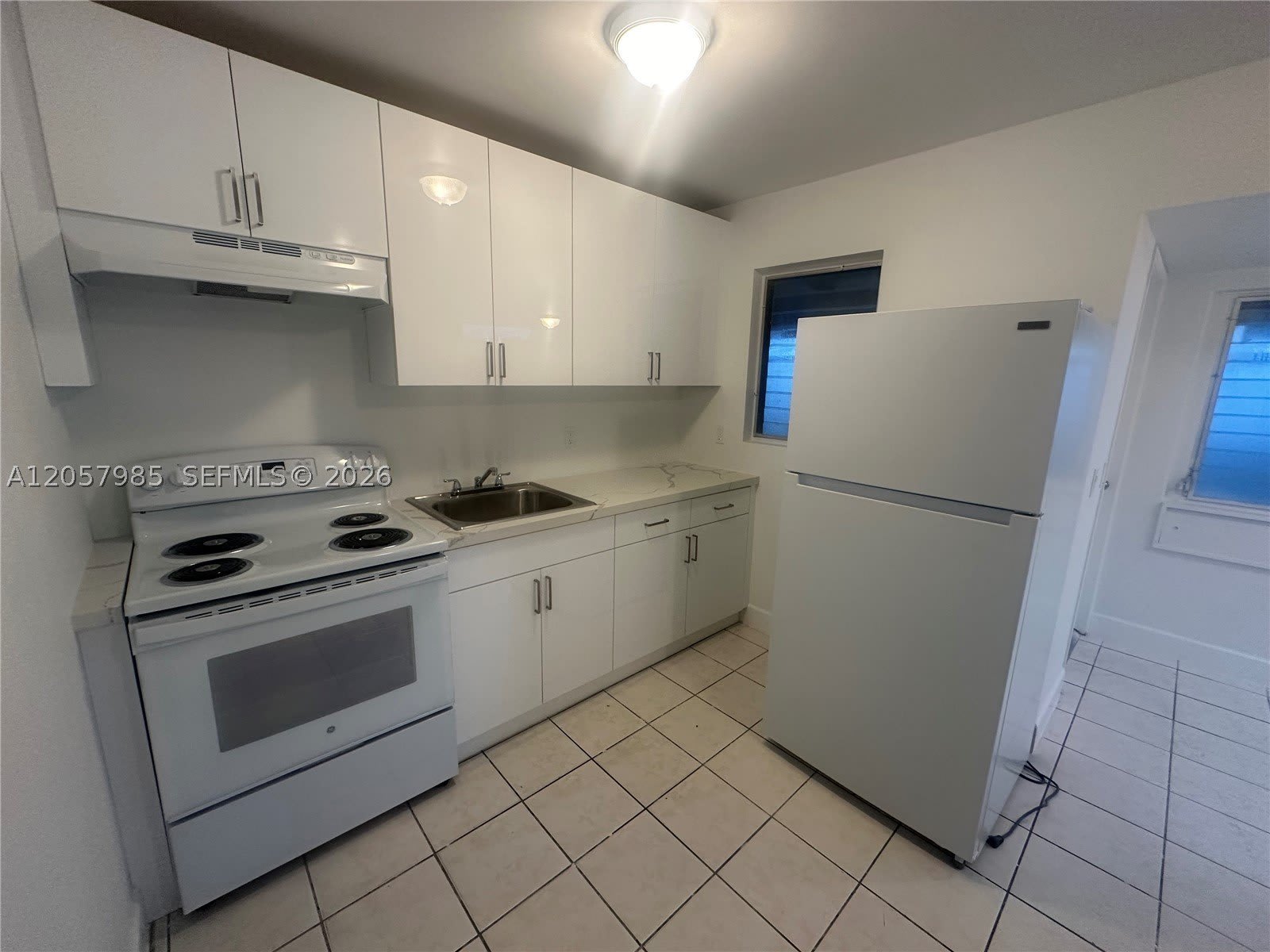 3404 SW 14th St – photo 1 of 13