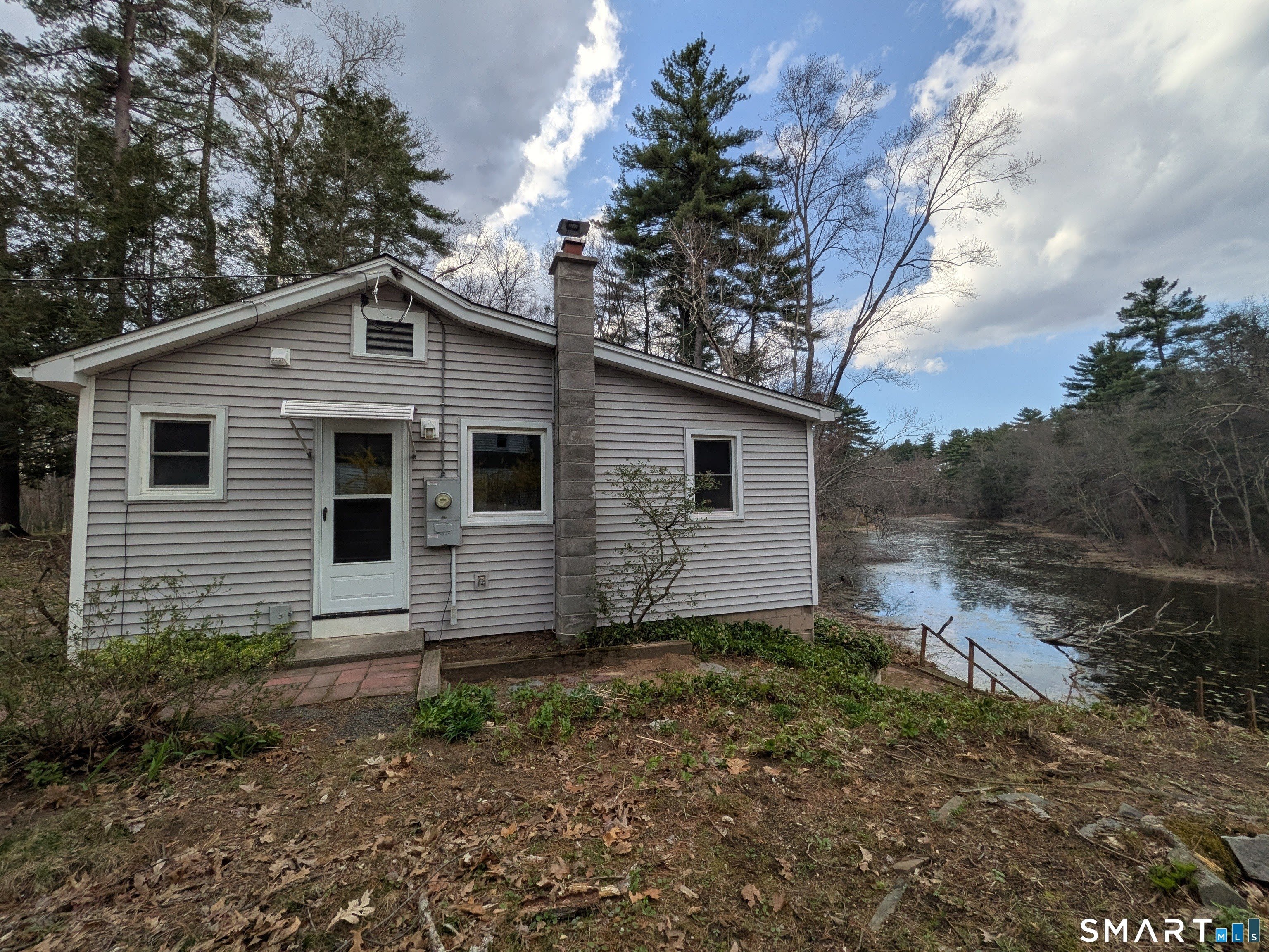 414 Salmon Brook Street – photo 1 of 16