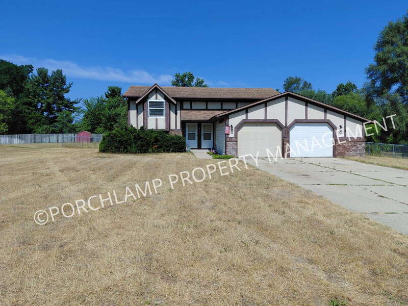6779 Pleasantview Street Northeast – photo 1 of 26