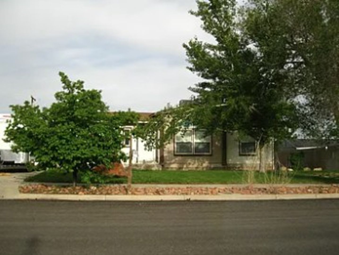 Comfy & Cozy Home for Rent – photo 1