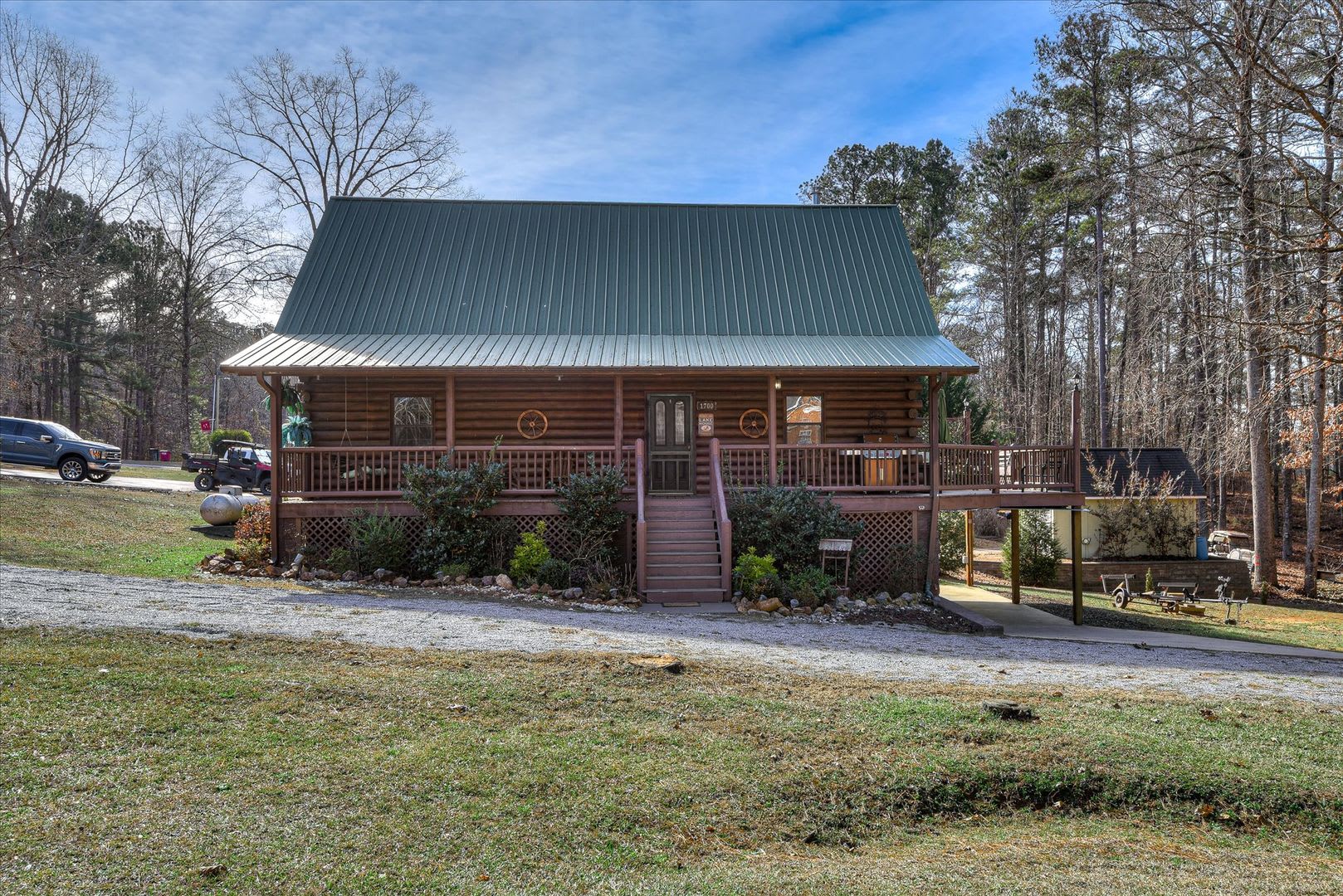 Fully Furnished Monthly Lake Cabin Rental Available October March – photo 1 of 49