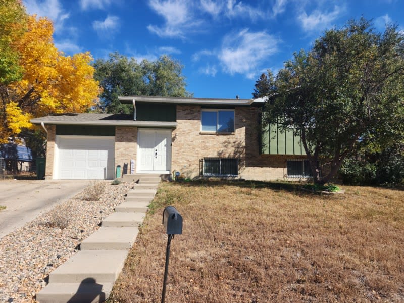 605 Raemar Drive – photo 1 of 29