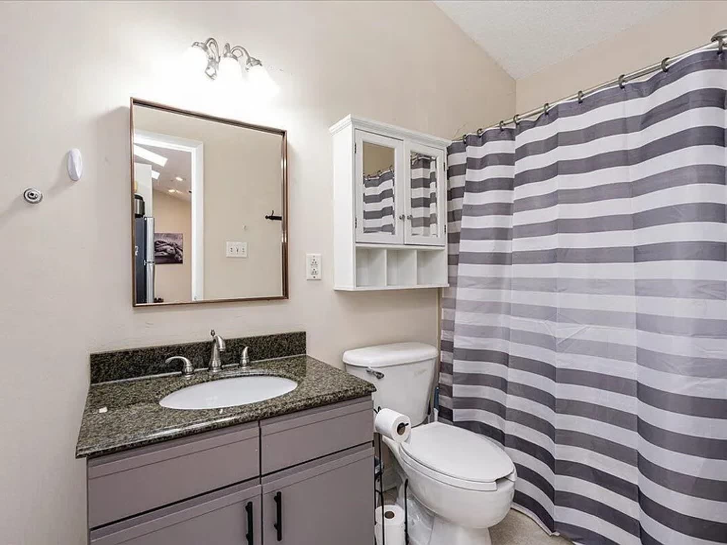 Private Unit At Spring St – photo 1