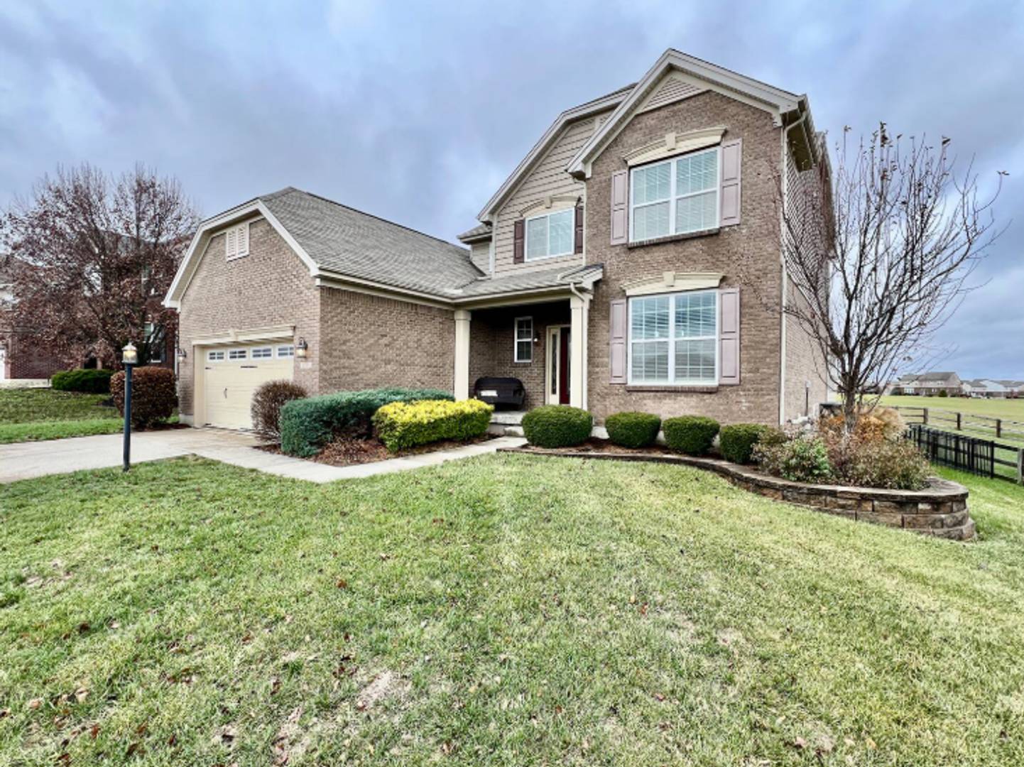 Spacious 4 Bedroom With Gameroom – photo 1 of 197