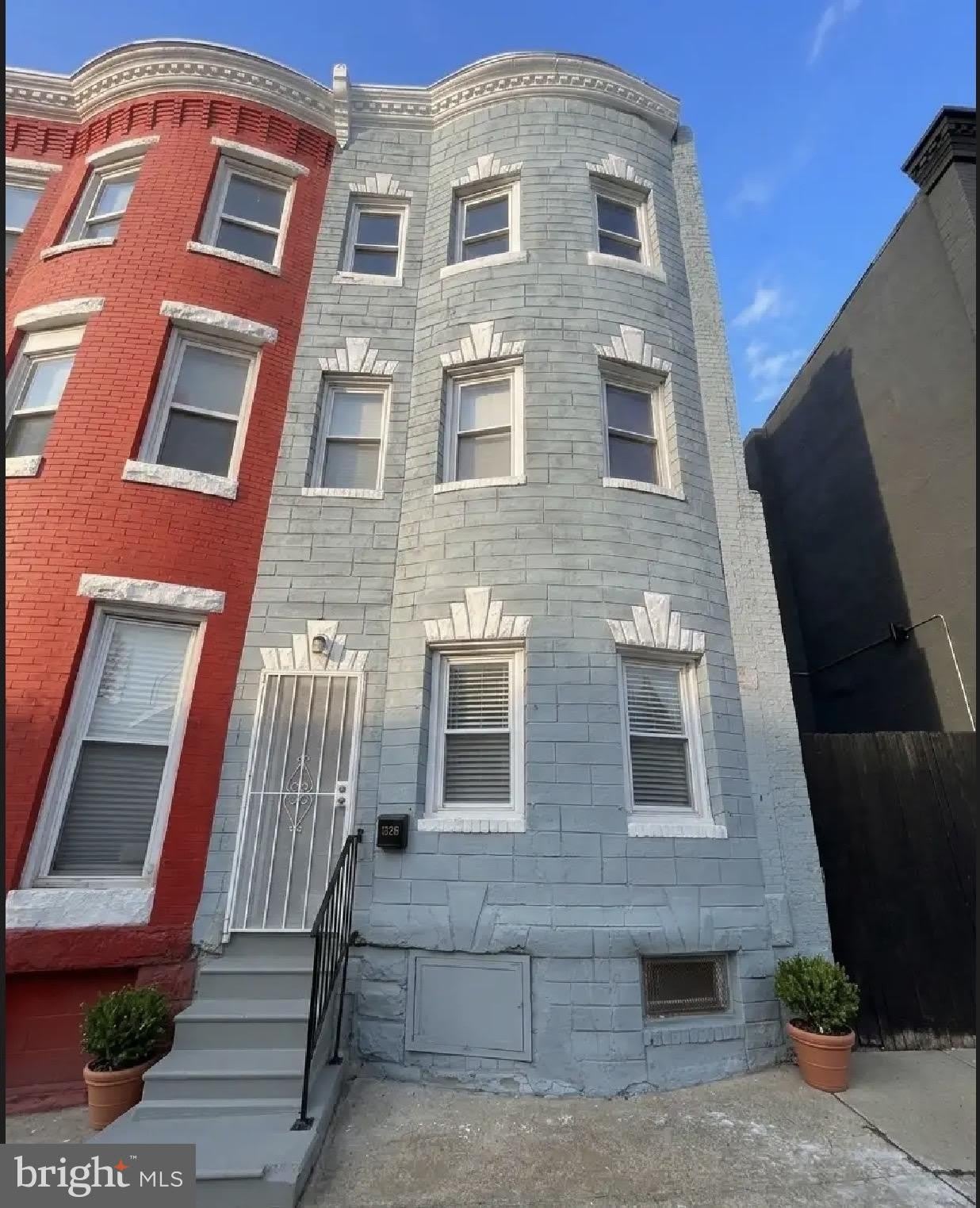1028 E NORTH Avenue – photo 1