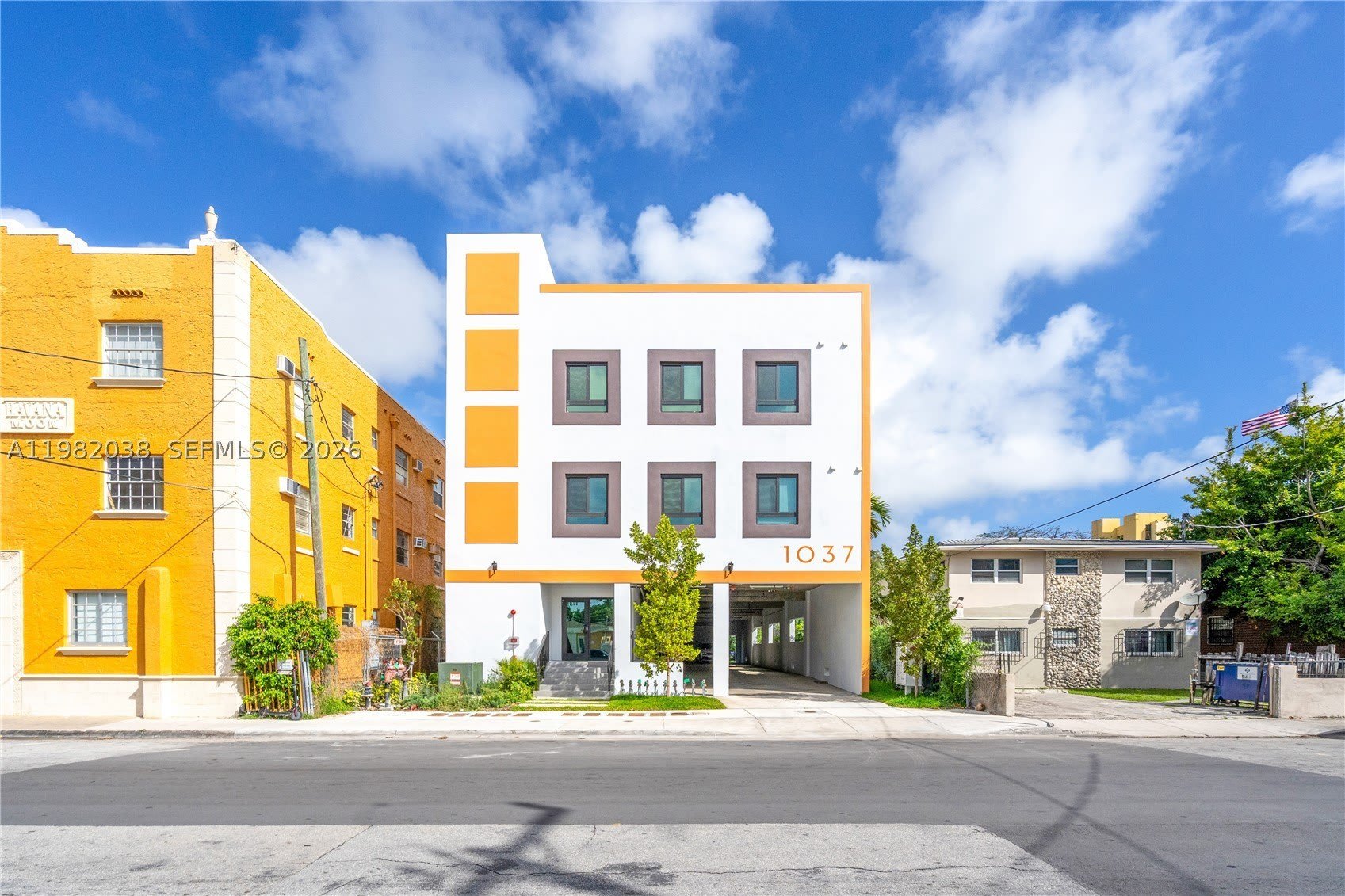 1037 Nw 2Nd St – photo 1
