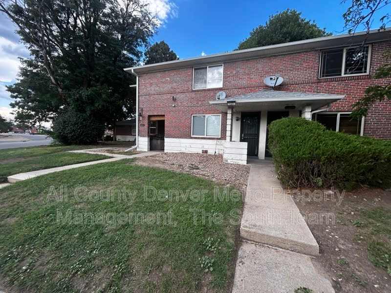 10207 E 14Th Ave – photo 1