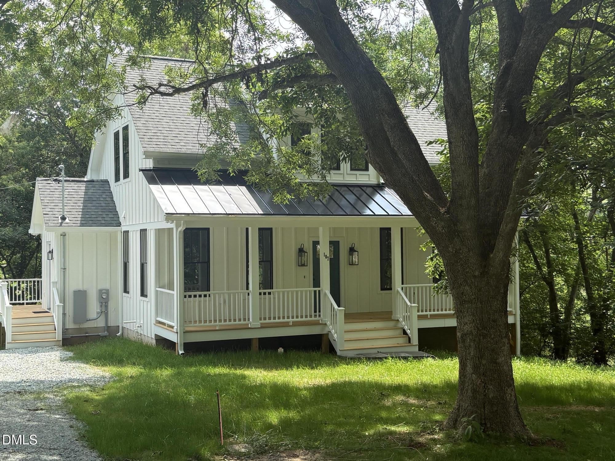 107 N Bellvue Street N – photo 1 of 19