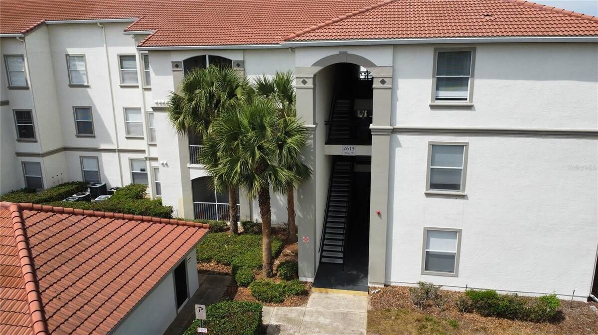 2615 Maitland Crossing Way – photo 1 of 32