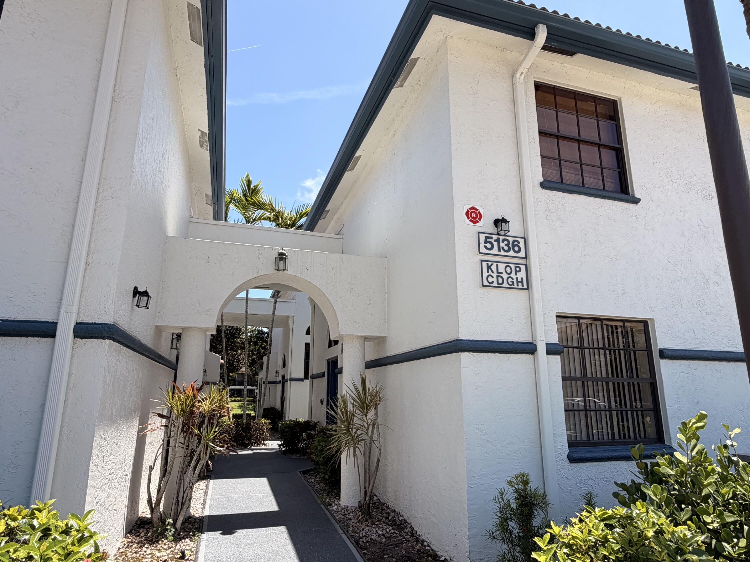5136 FLORIA Drive – photo 1