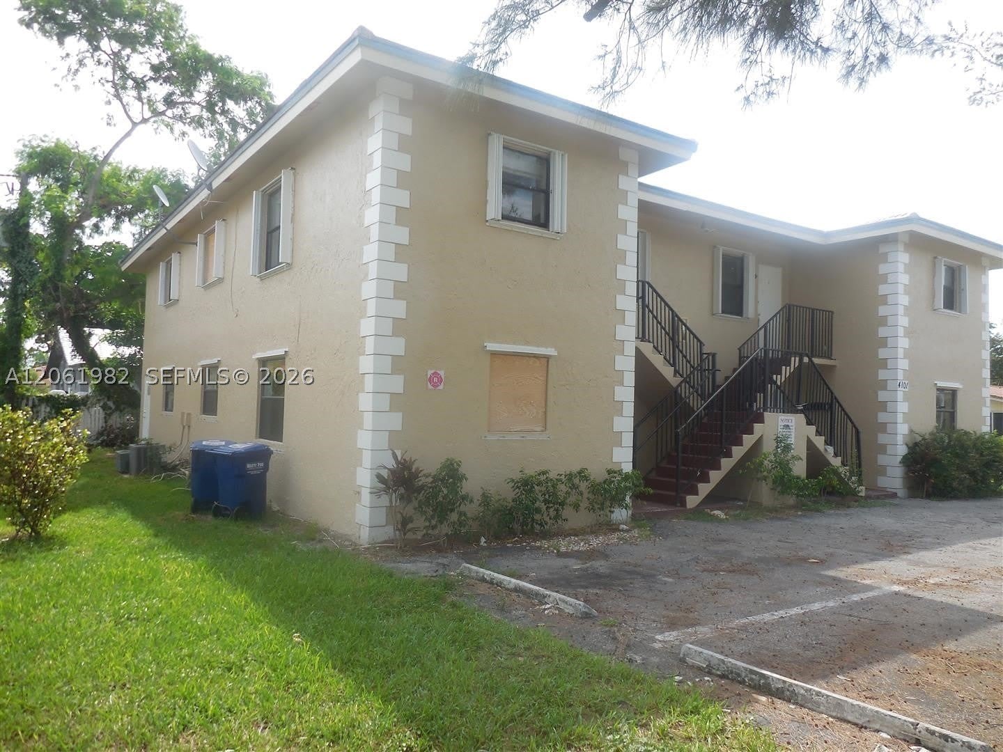 4101 Riverside Dr – photo 1 of 8