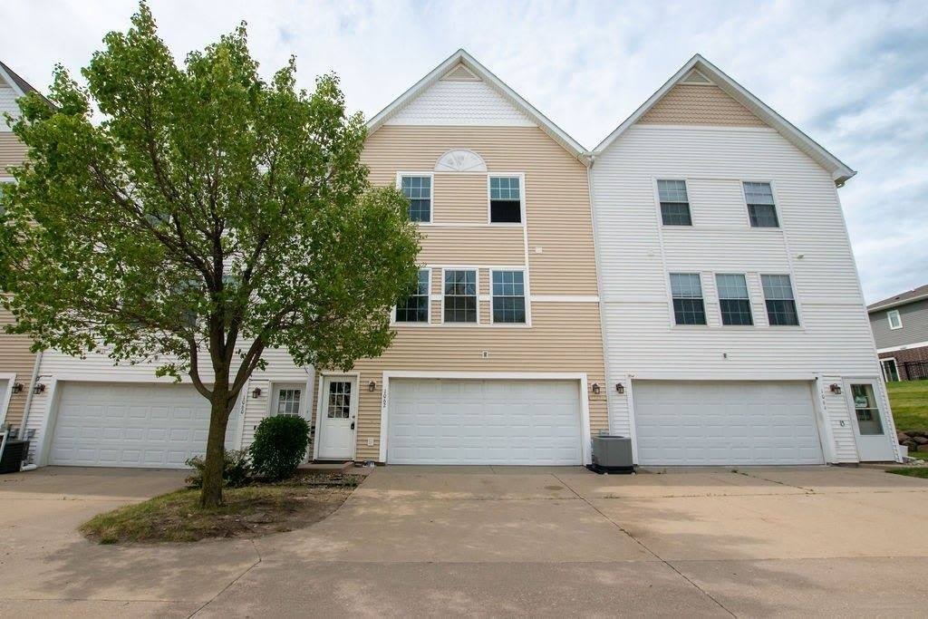1062 10th Avenue NW – photo 1 of 15