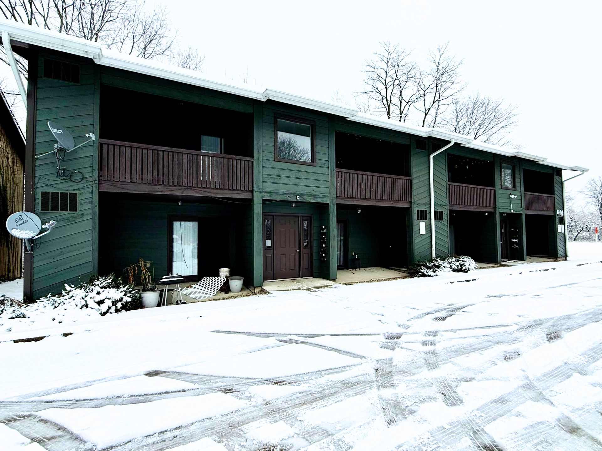 River Edge Apartments – photo 1