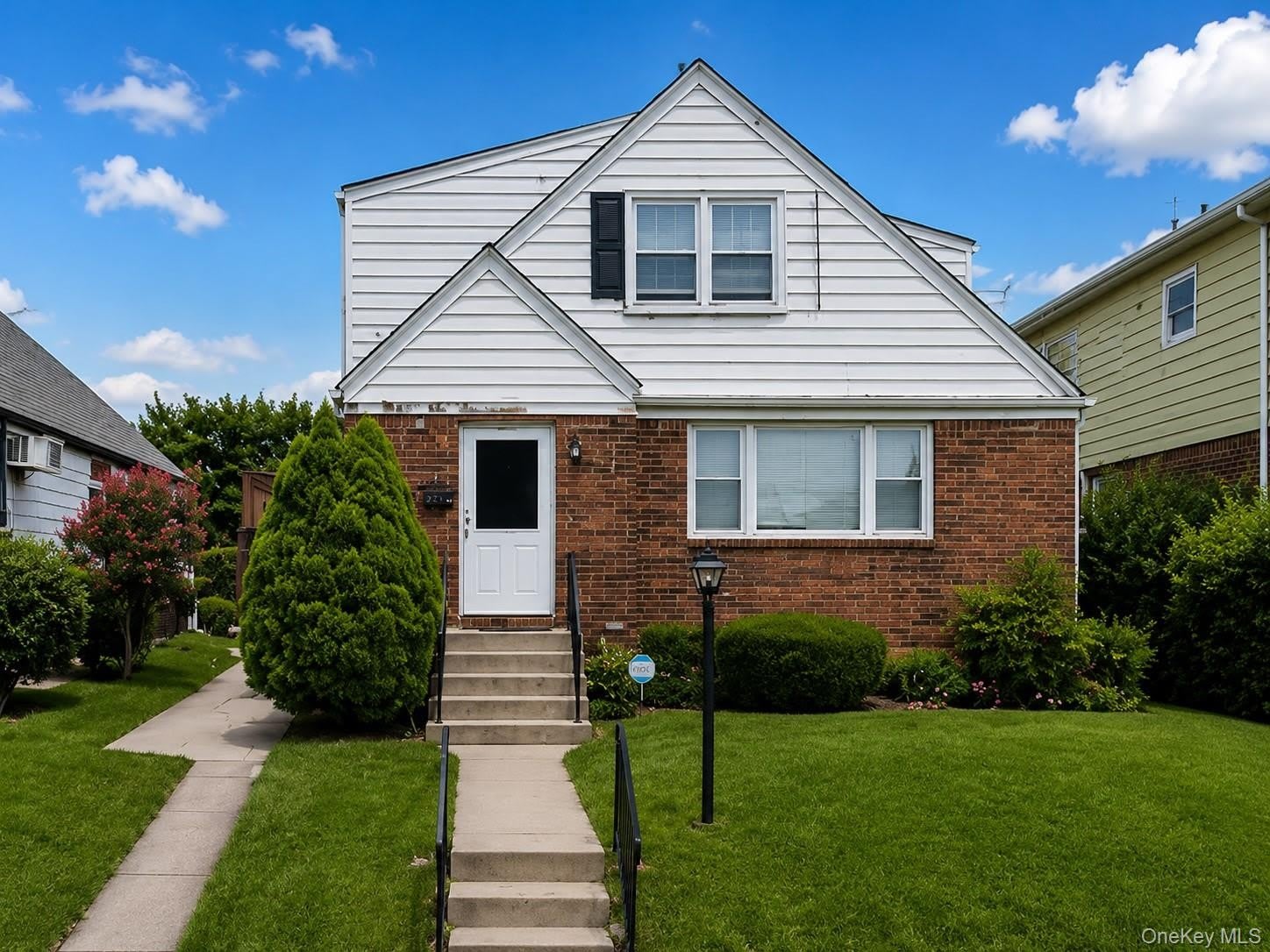 136-17 62nd Avenue – photo 1