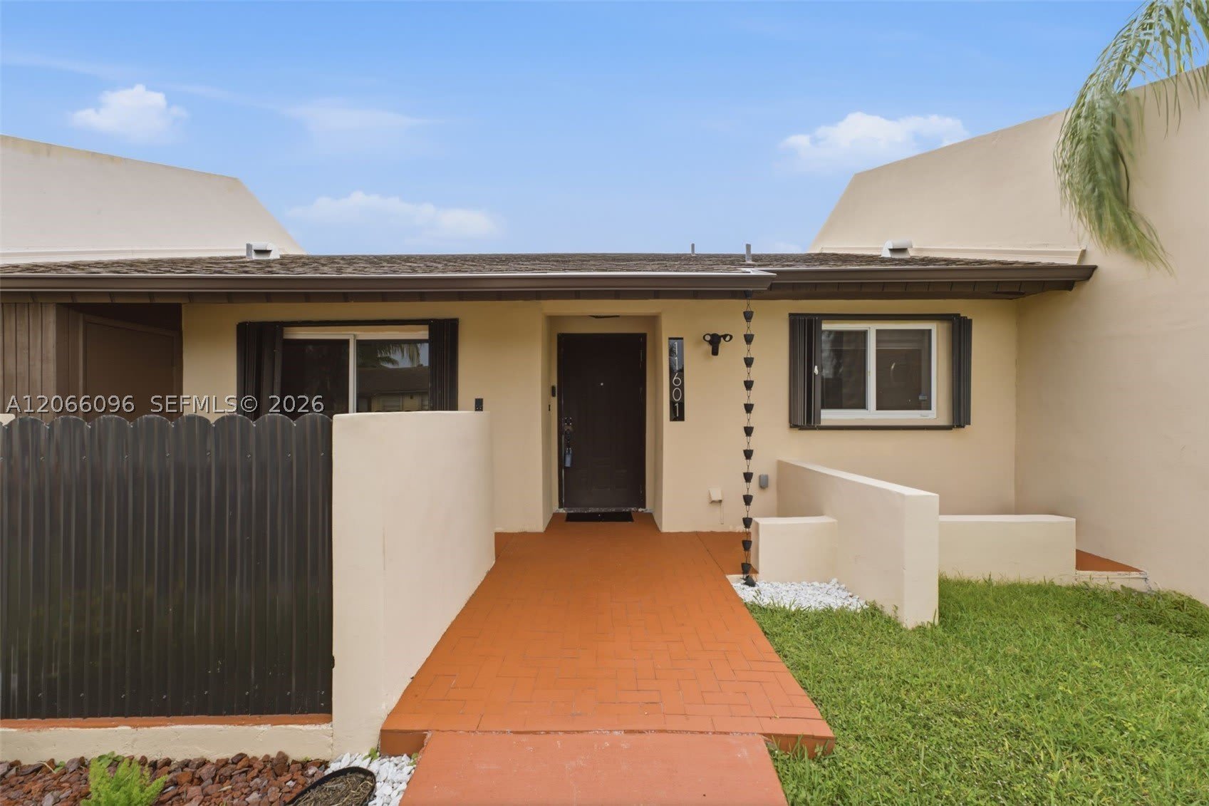 11601 SW 123rd Ave – photo 1
