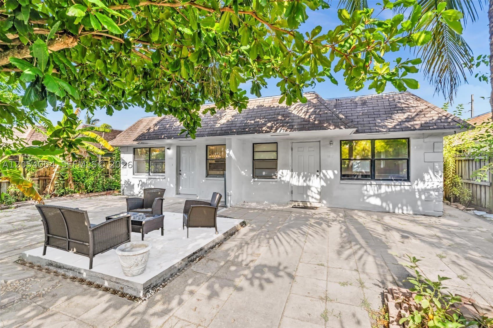 1517 NW 8th Ave – photo 1