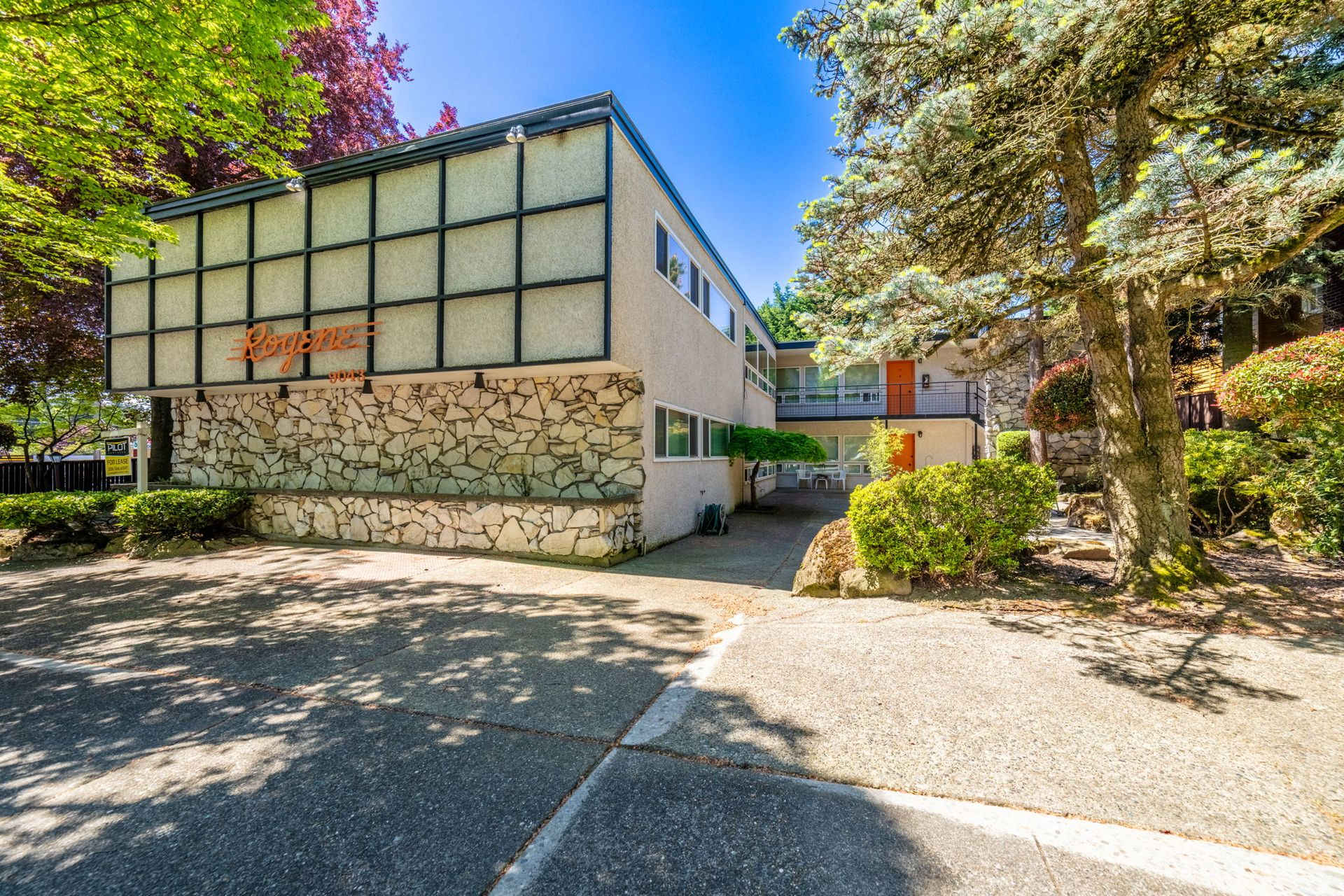 9043 35th Ave SW – photo 1