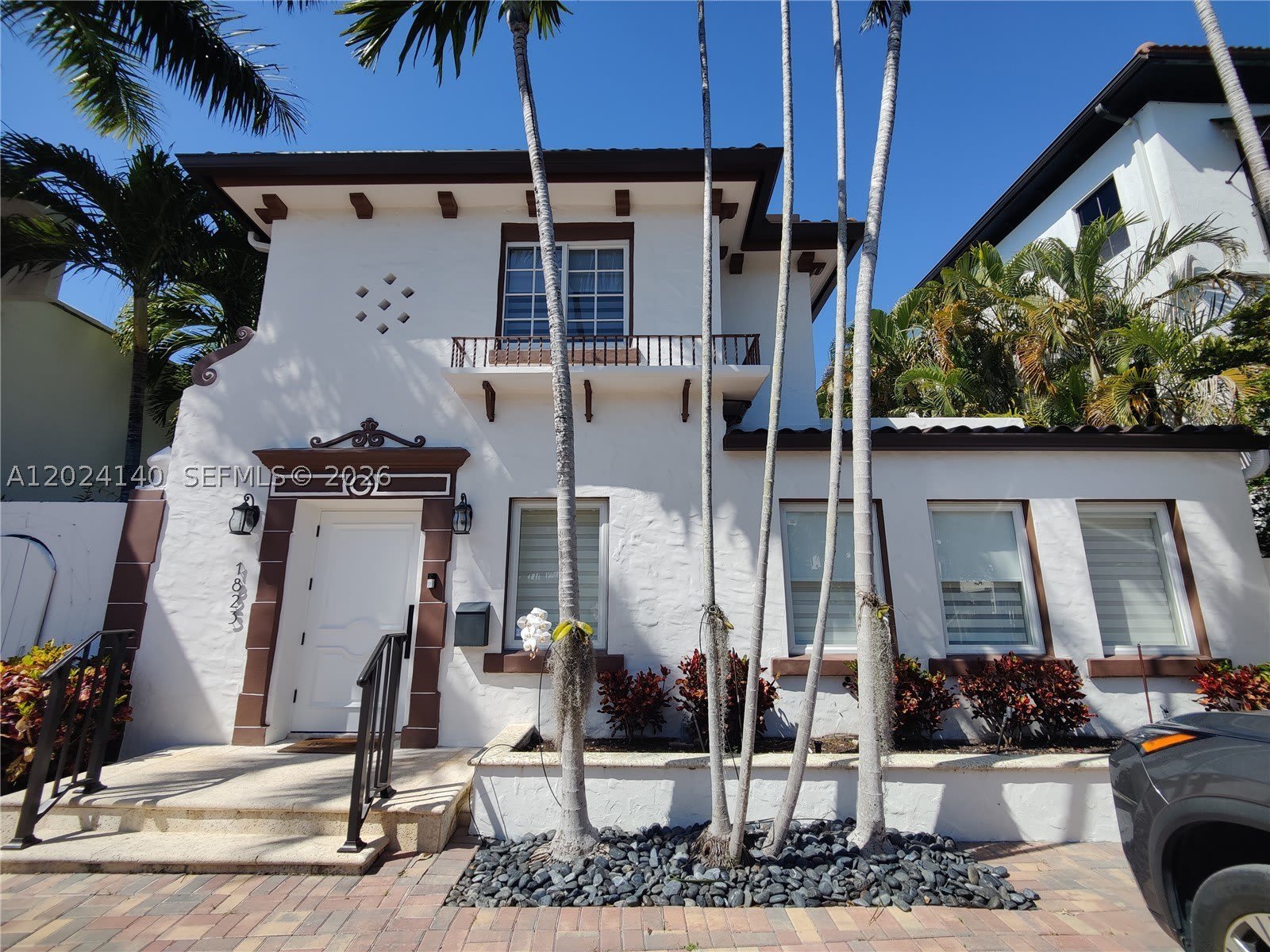 1823 S Bayshore Ln – photo 1