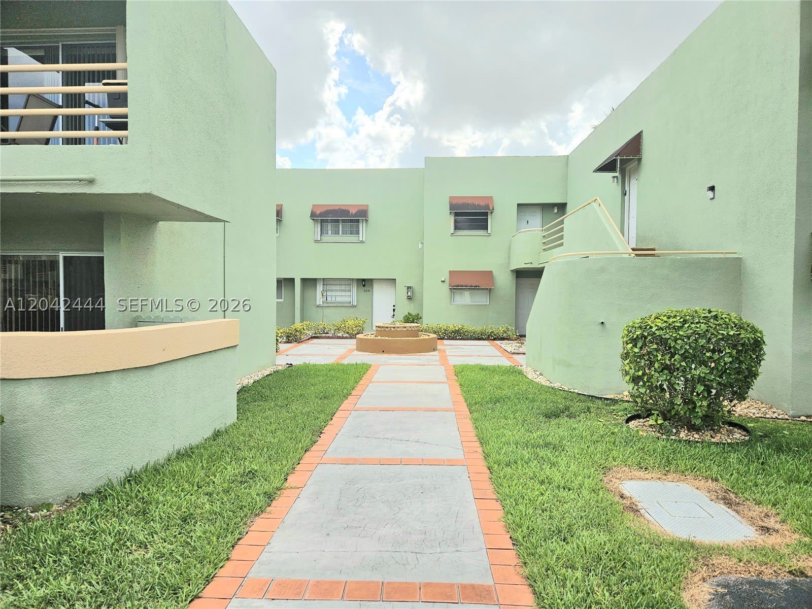 11071 NW 7th St – photo 1