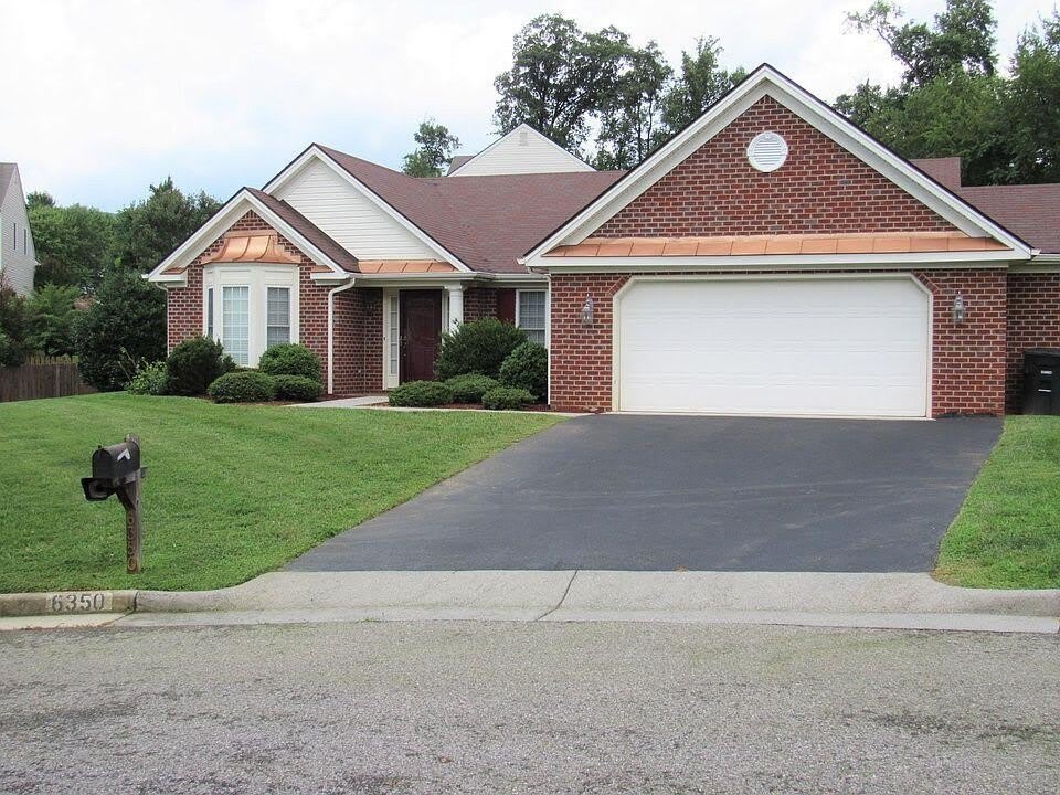 6350 Stonecroft CT – photo 1 of 18