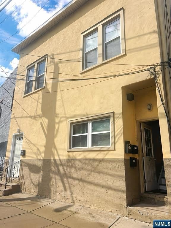 377 Henry Street – photo 1 of 6