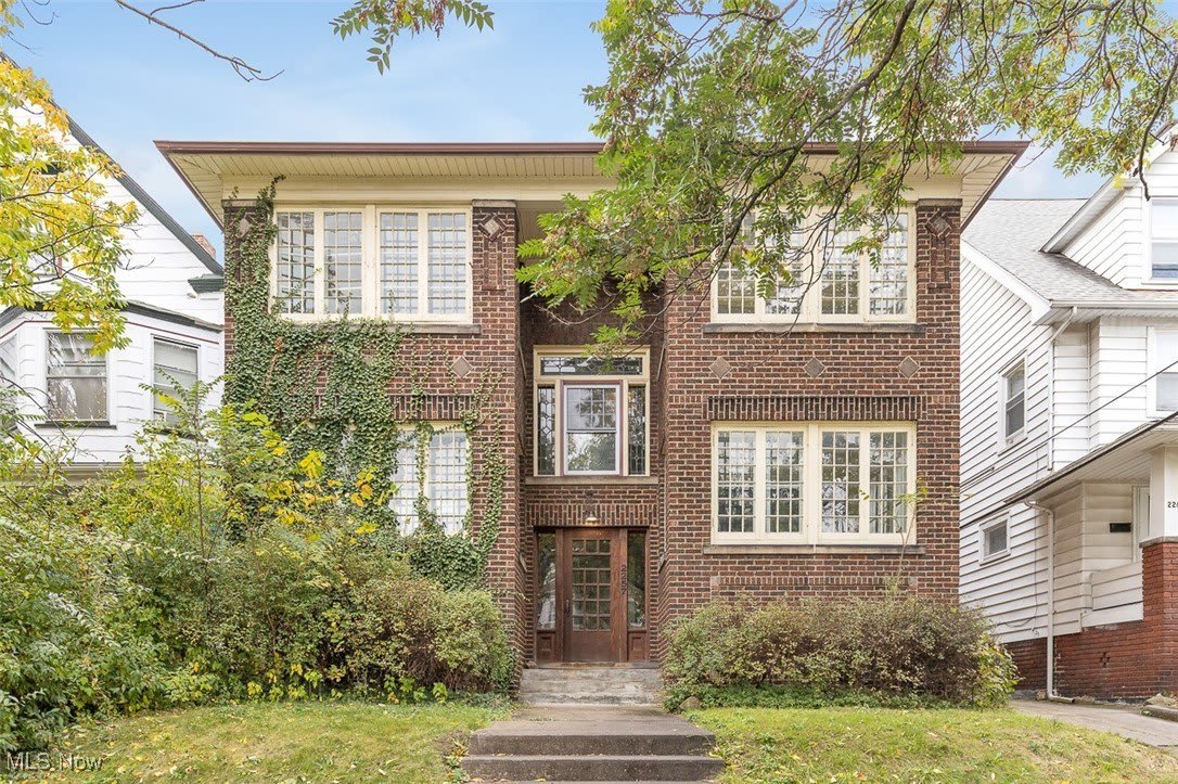 2257 Grandview Avenue – photo 1