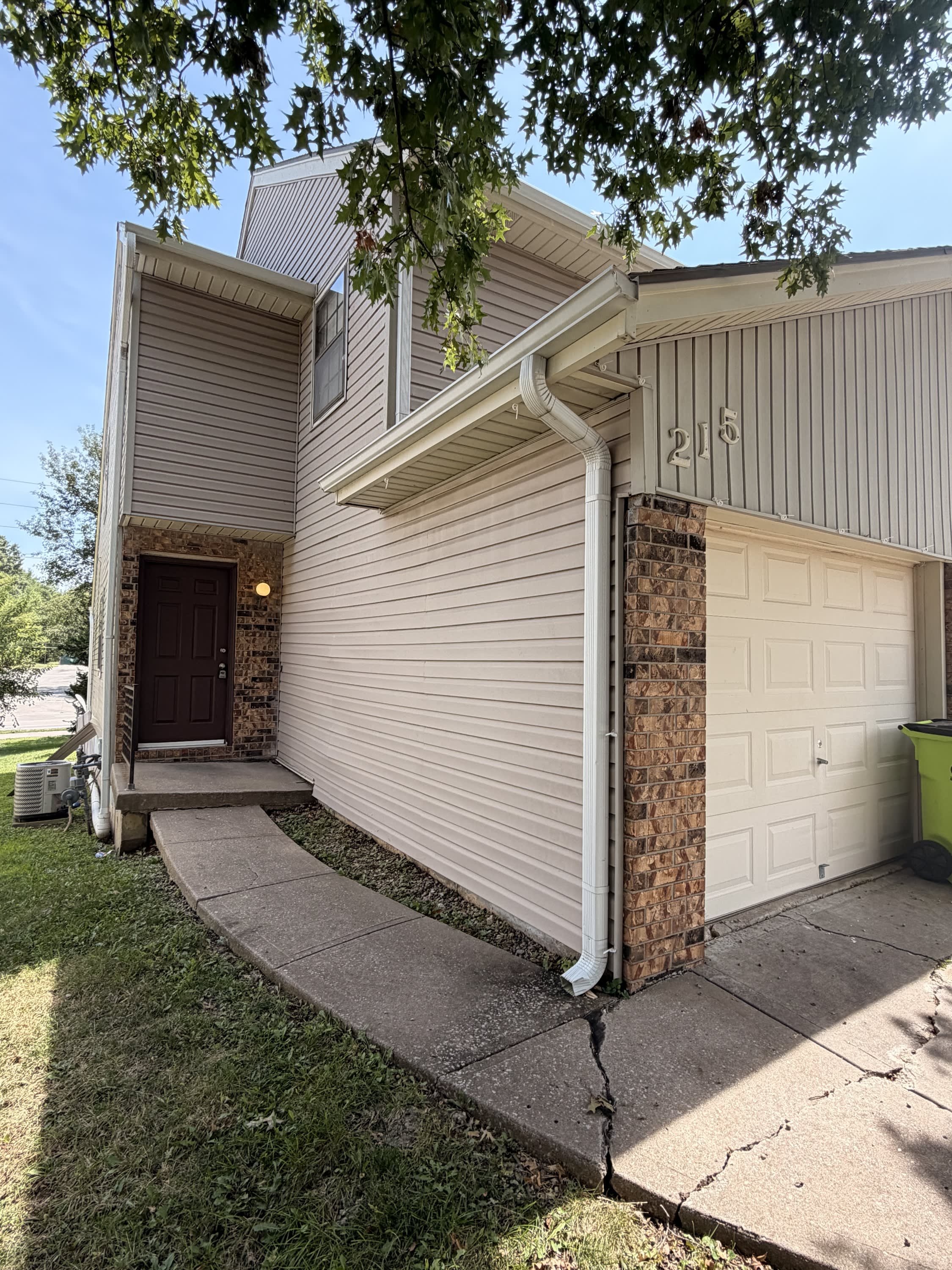 215 Northeast Timbercreek Drive – photo 1