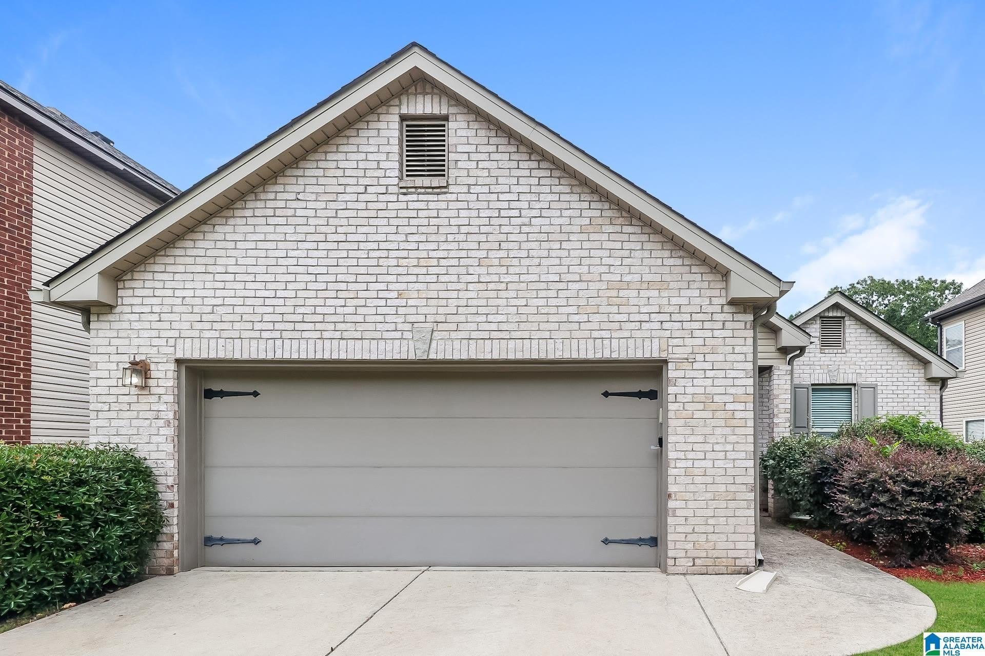 6748 DEER FOOT DRIVE – photo 1