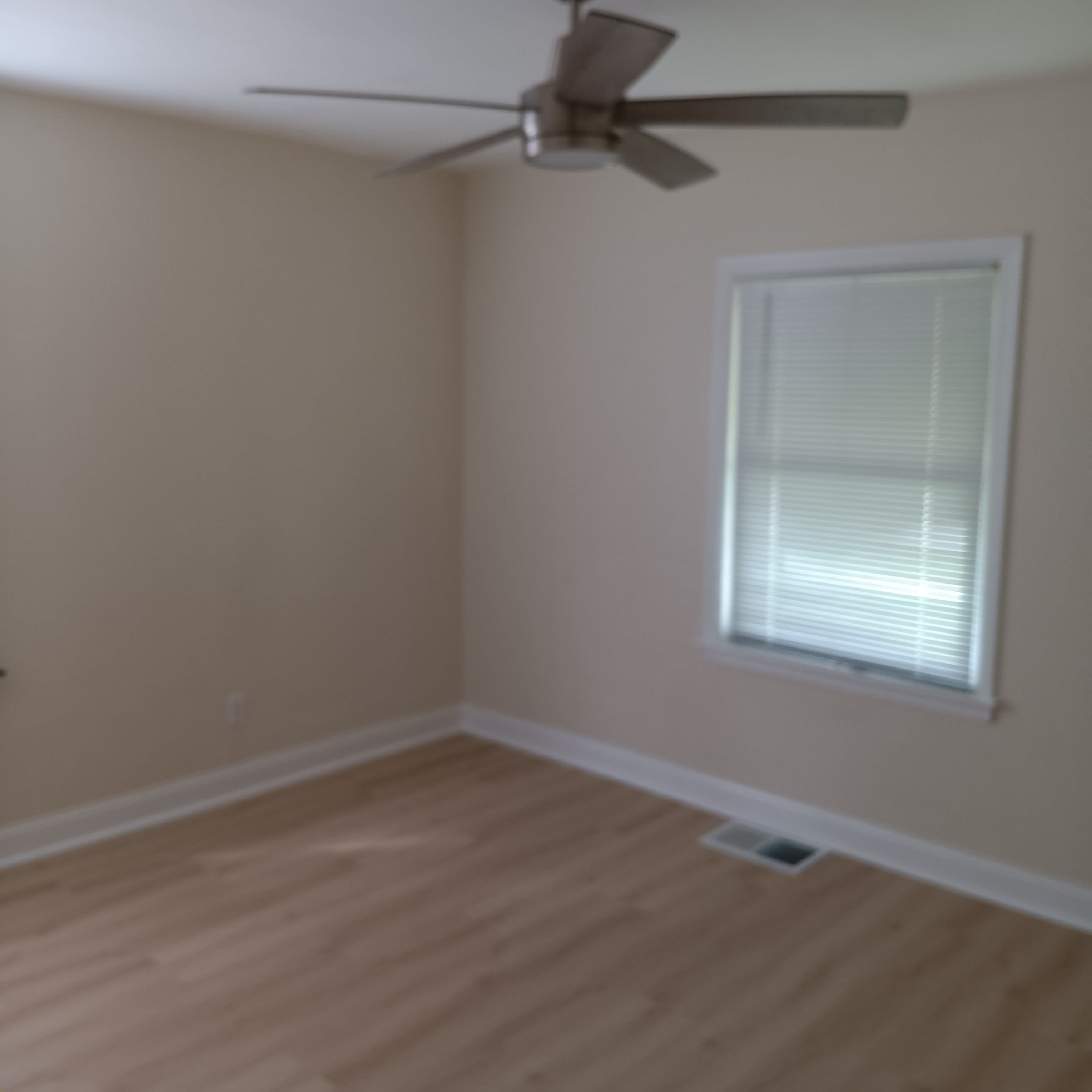 2413 Wabash Ave – photo 1