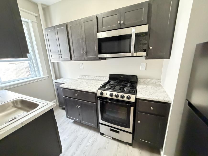 64 Woodstock Ave. – photo 1