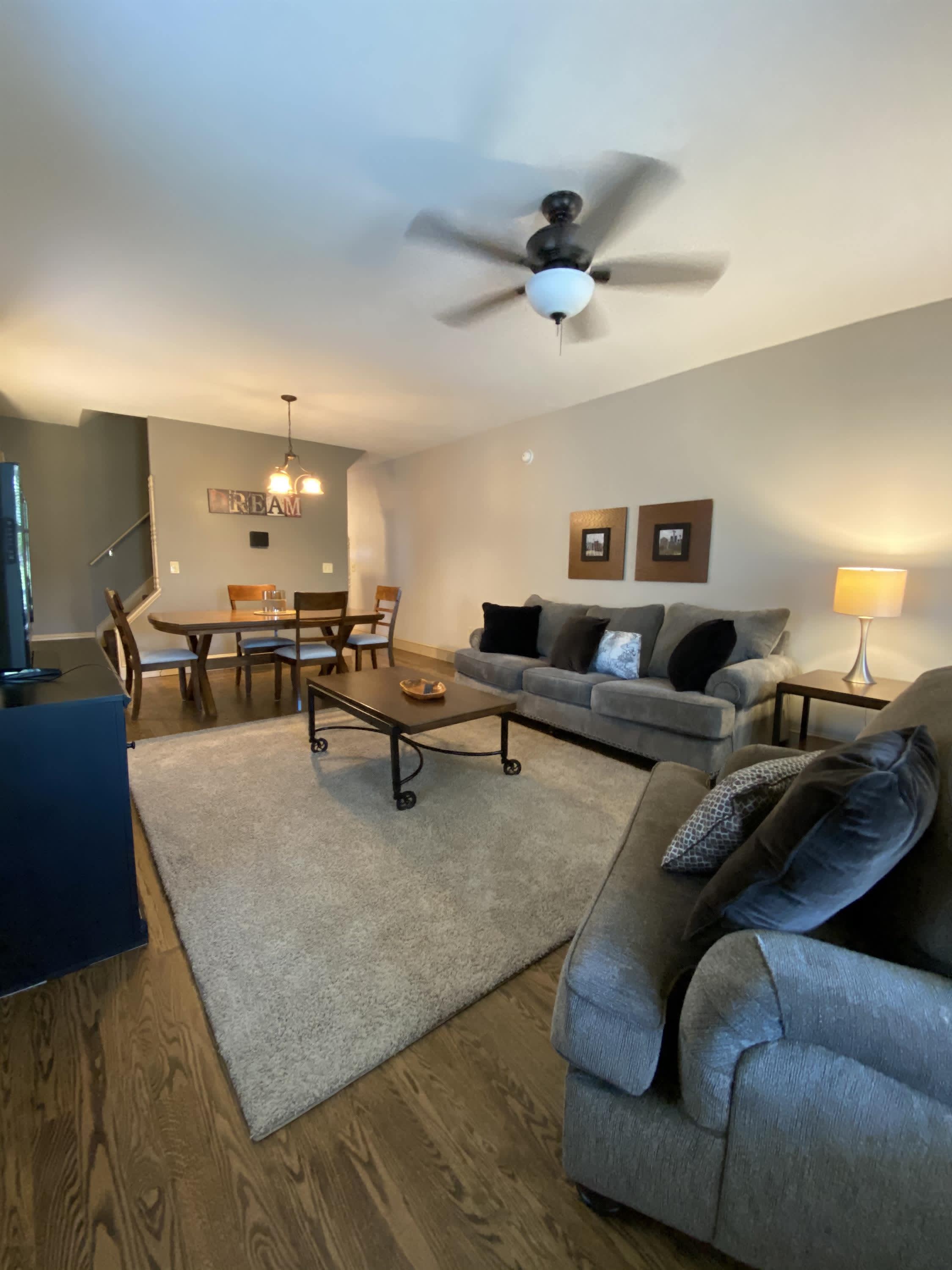1140 Memorial Avenue – photo 1