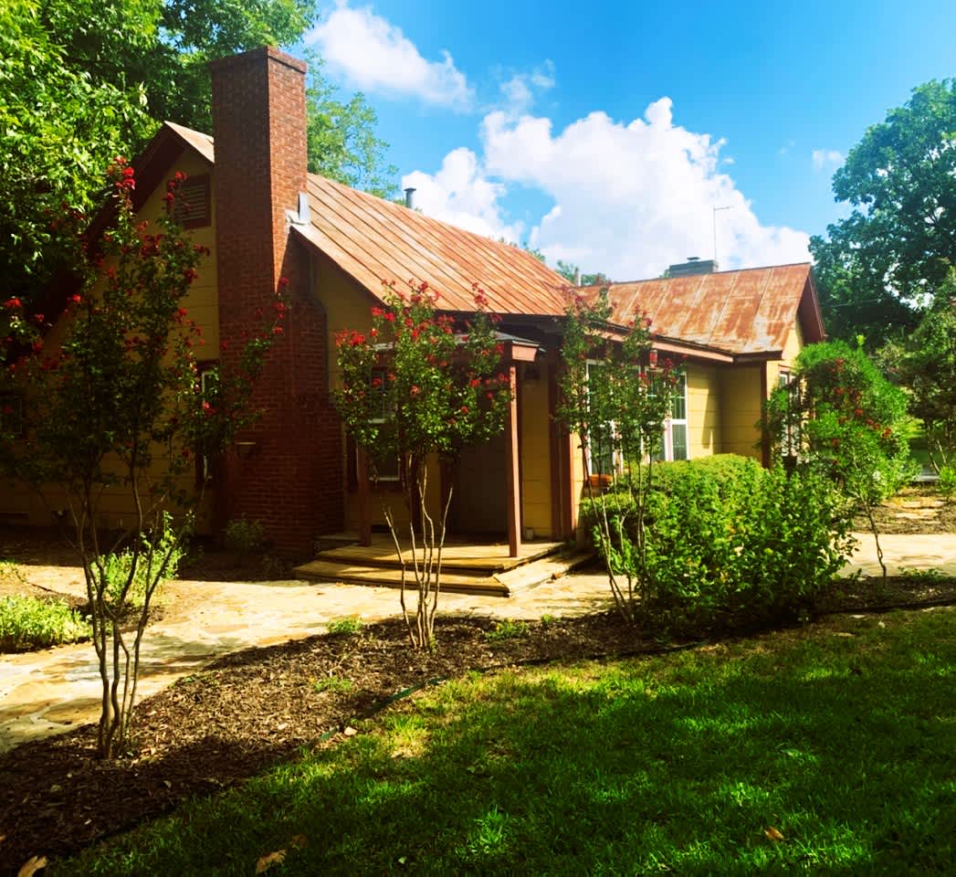 228 Schleicher Street – photo 1