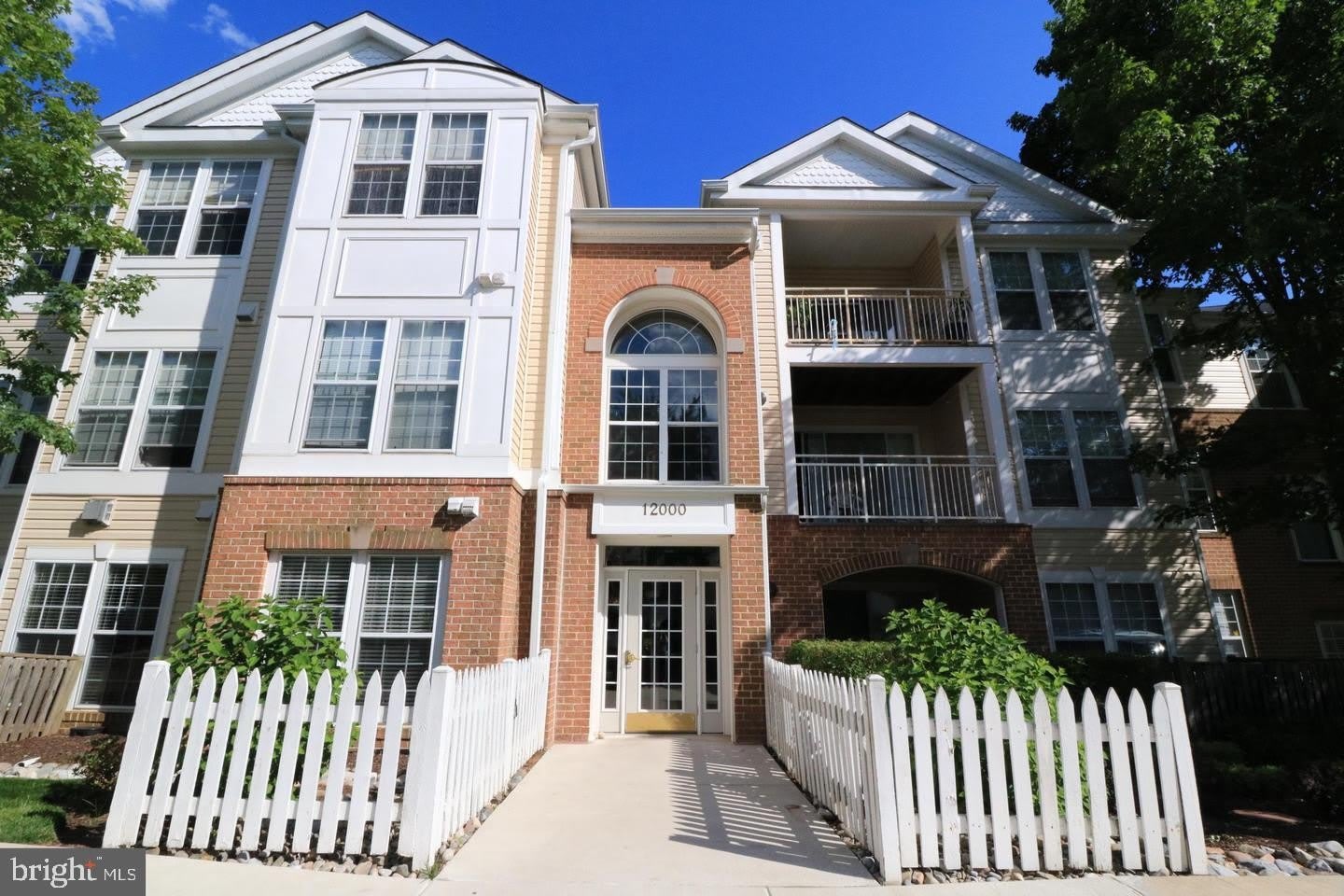 12000 AMBER RIDGE Circle – photo 1