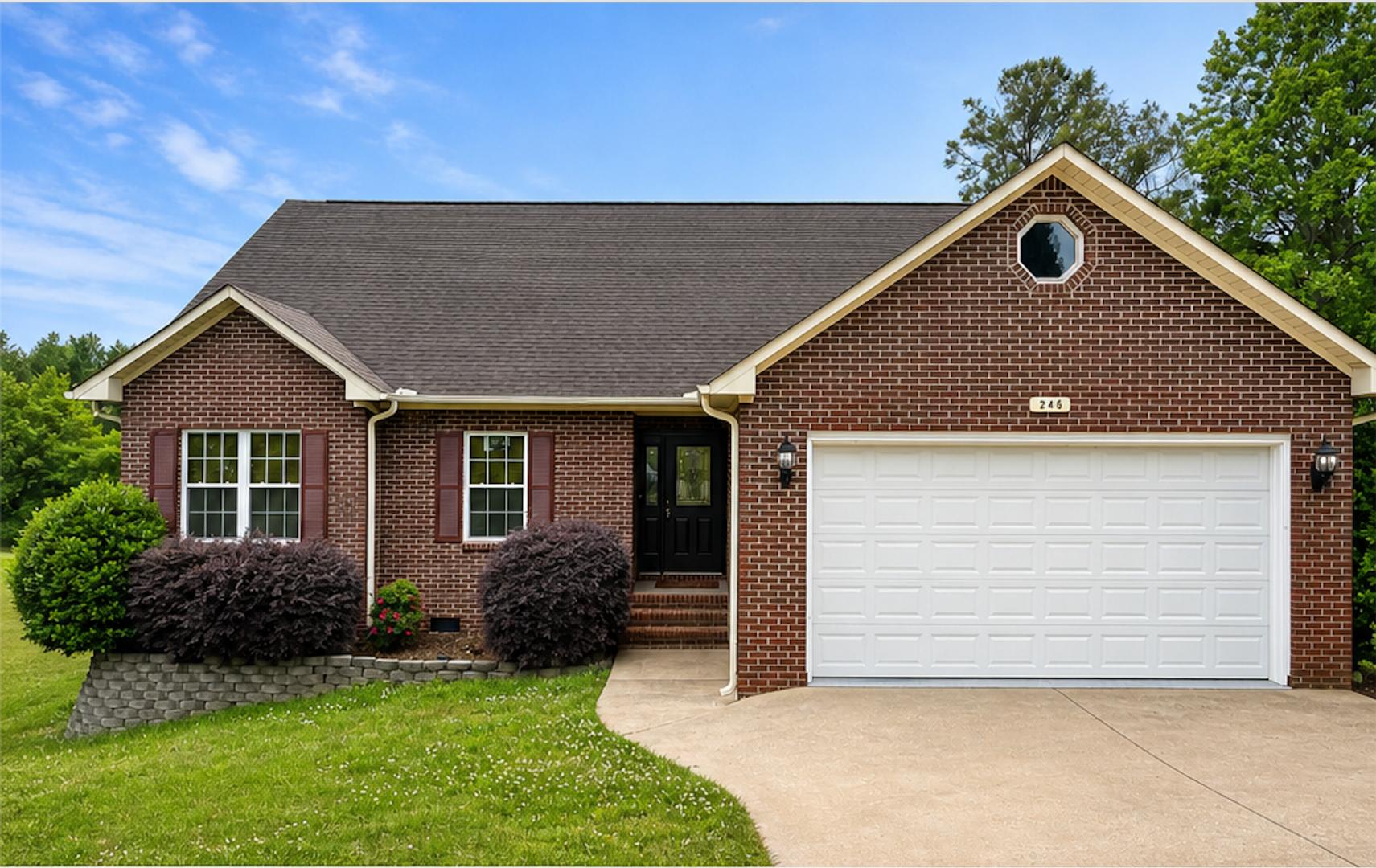 Comfortable Modern Family Home – photo 1 of 17