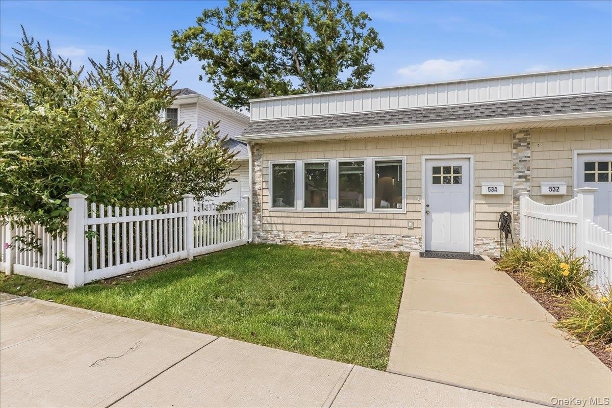 534 Bellmore Road – photo 1 of 15
