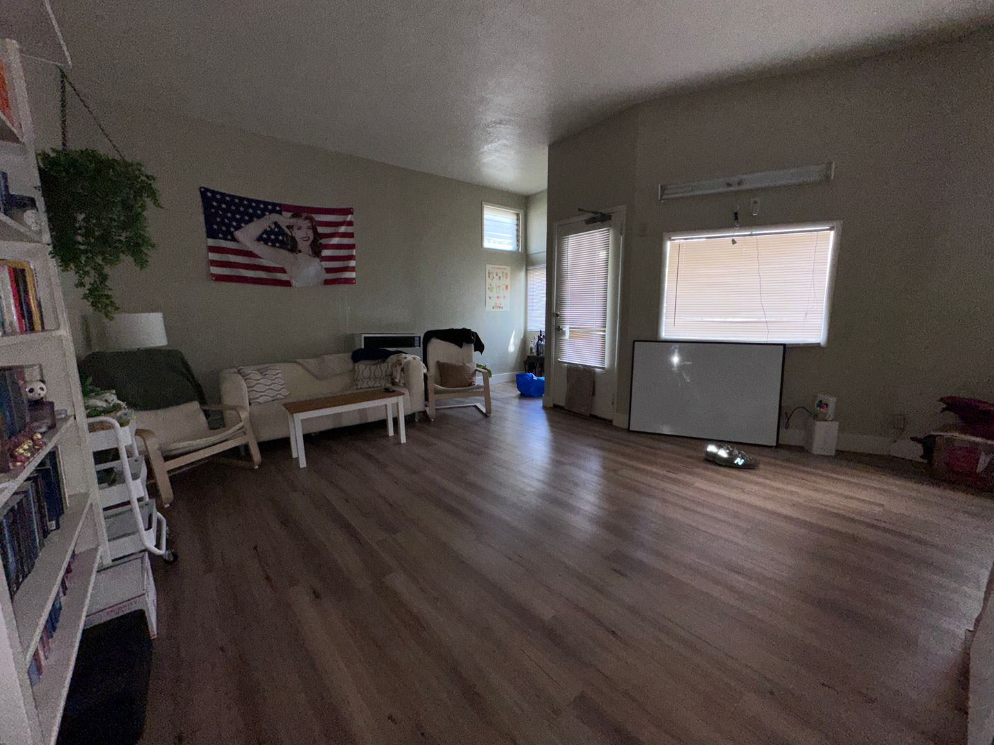 2100C – photo 1