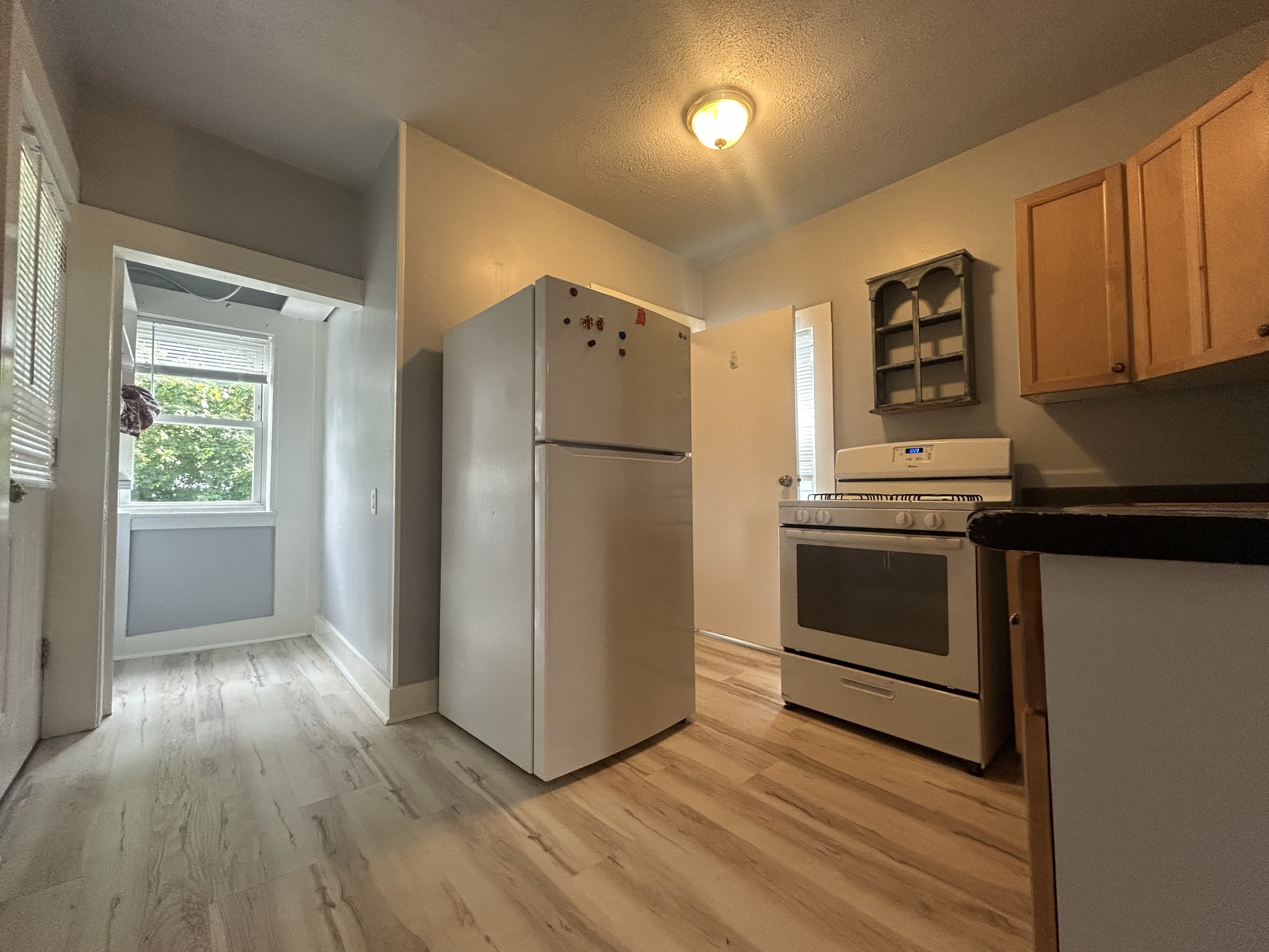 35 Kent Avenue – photo 1 of 13