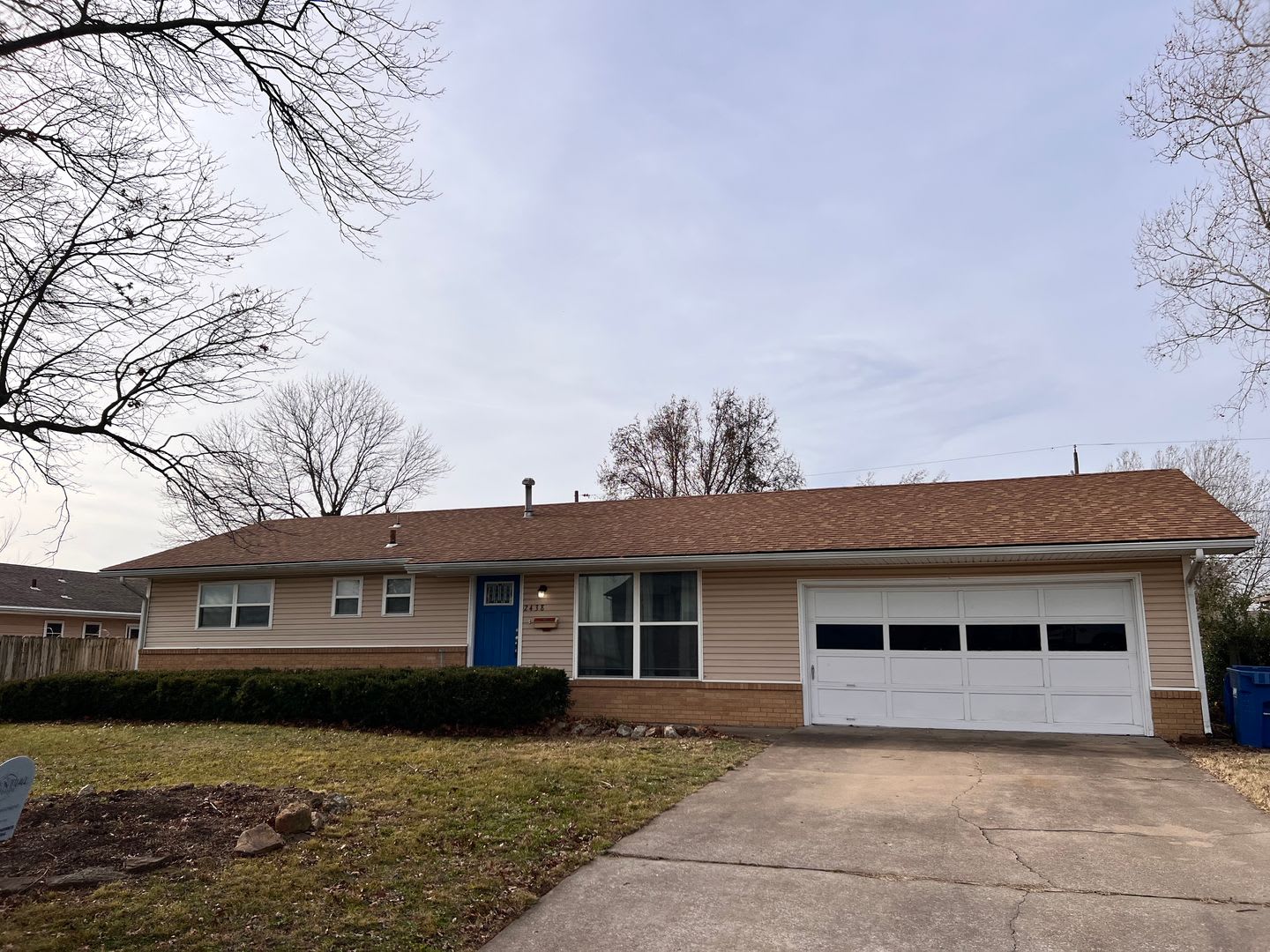 2 Bedroom 1 5 Bathroom House – photo 1
